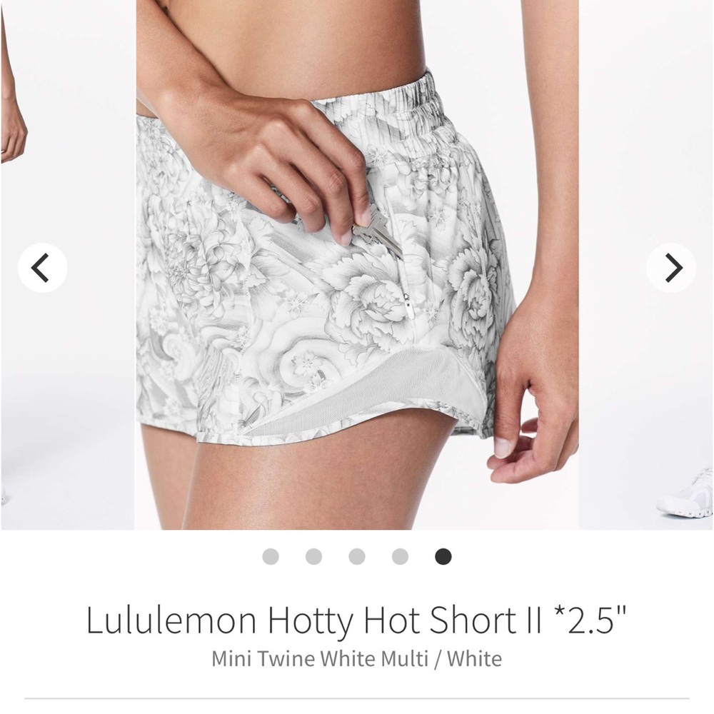 Lululemon HOTTY Hots 11 White Floral Shorts